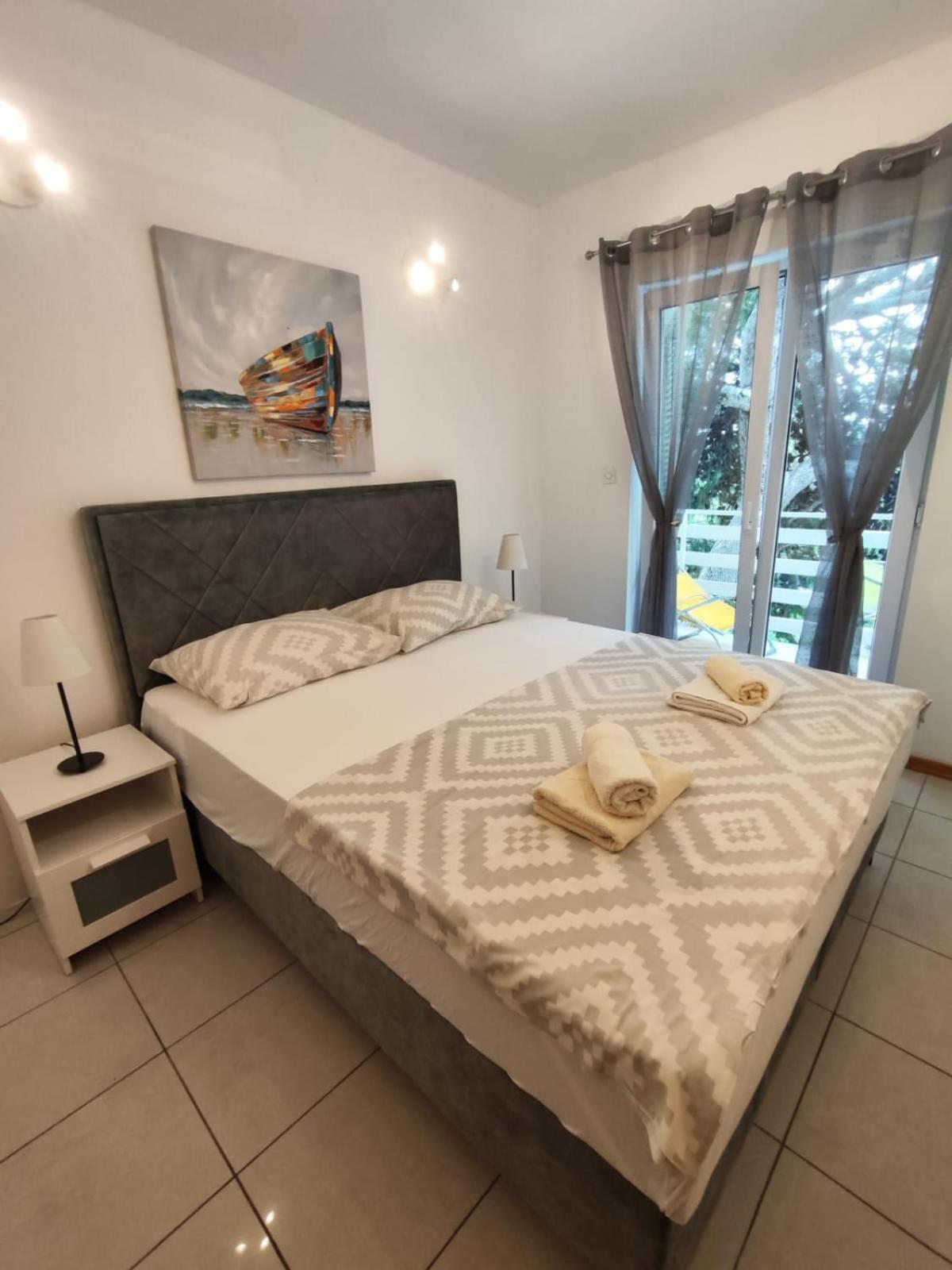 Nemira Beach Apartments Omiš Kültér fotó